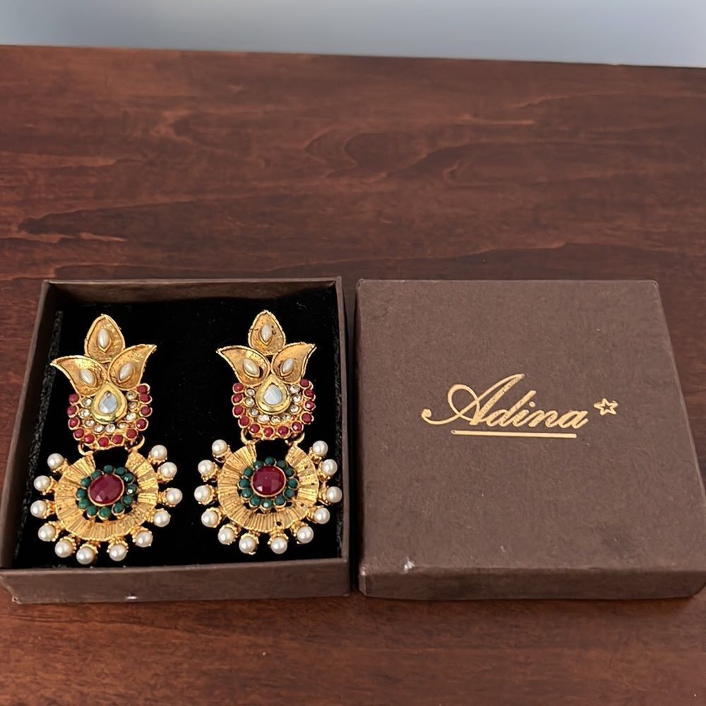 Gorgeous drop earrings - gold tone with colored stones and pearls - Picture 7 of 7